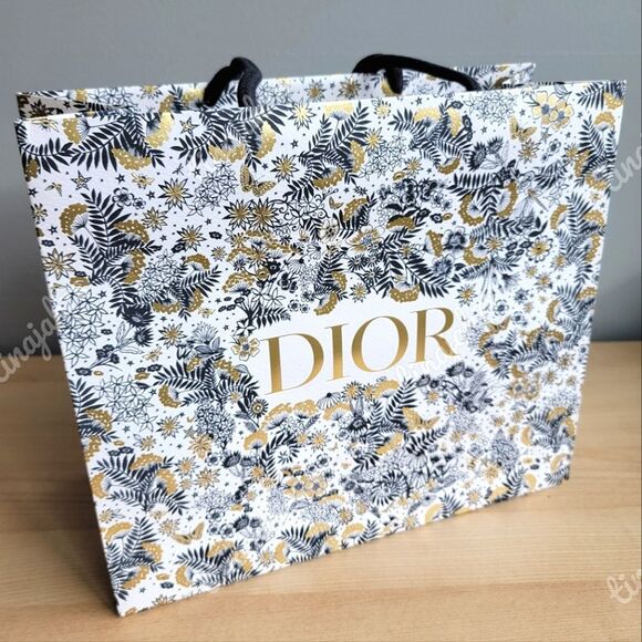 Dior Other - Dior Christmas 2021 Paper Shopping Bag